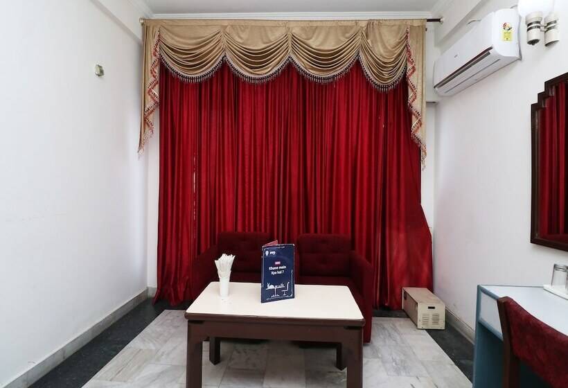 Oyo 29566 Hotel Mid Town