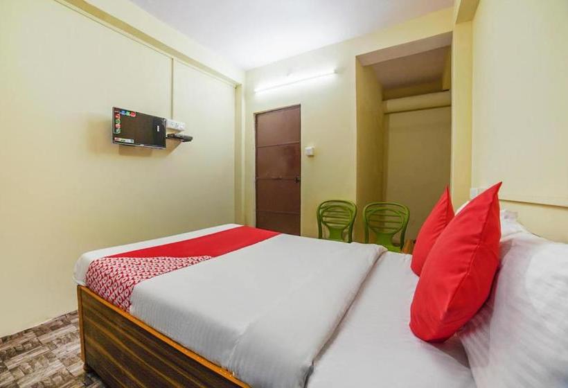 Oyo 30141 Adarsh Hotel And Restaurant