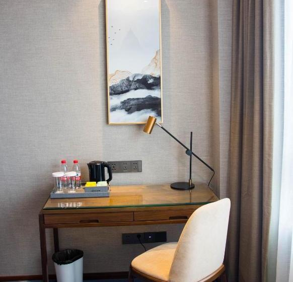 Hotel Ramada Encore By Wyndham Wuhan Caidian