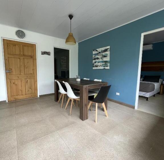 הוסטל La Tica Y La Gata