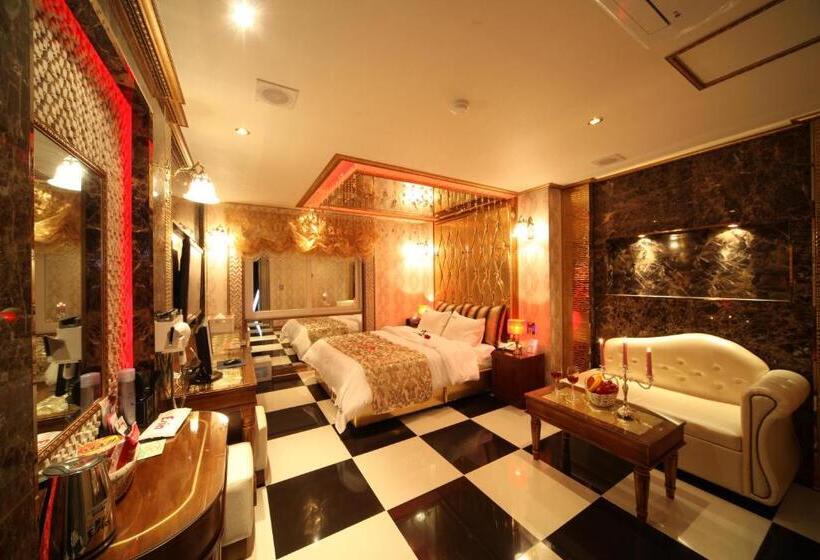 فندق Esia