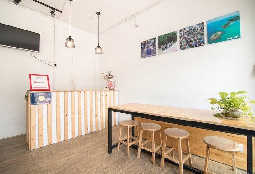 هتل Reddoorz @ Tran Hung Dao Street