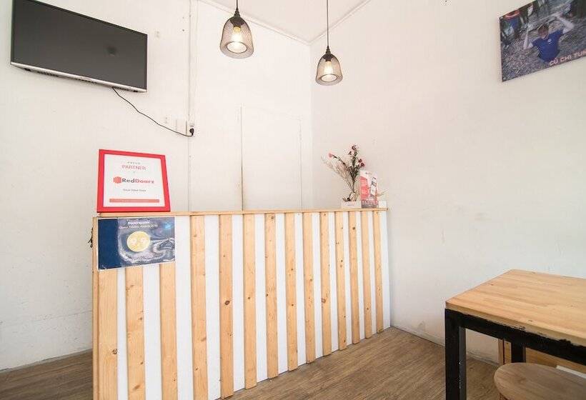 هتل Reddoorz @ Tran Hung Dao Street