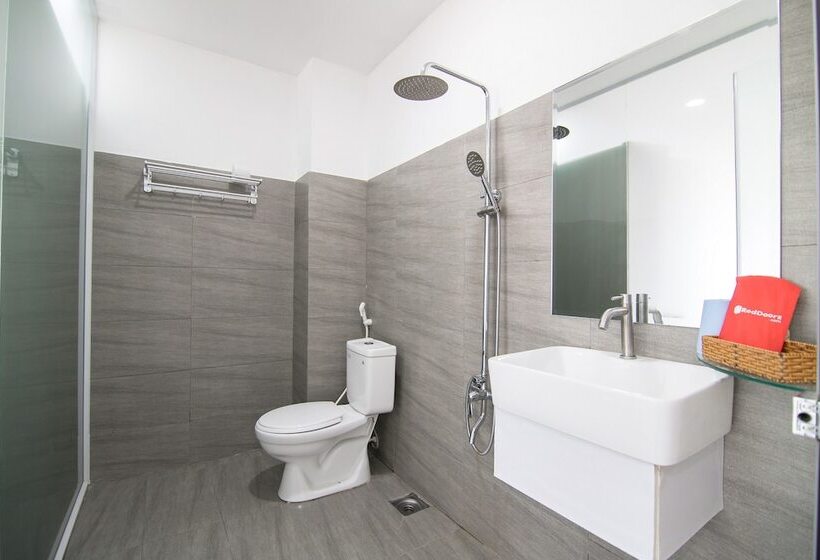 هتل Reddoorz @ Tran Hung Dao Street