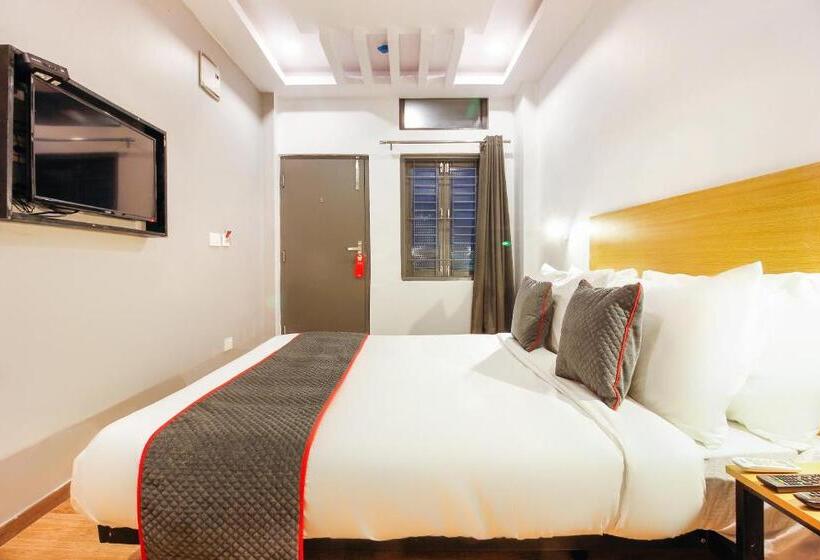 هتل Super Townhouse Rcc Sunrise