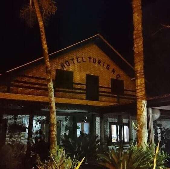 ホテル Turismo