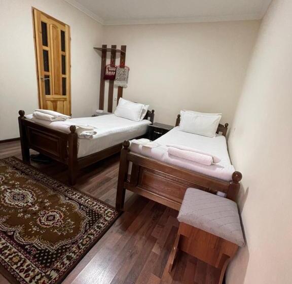 פנסיון Al Mansur