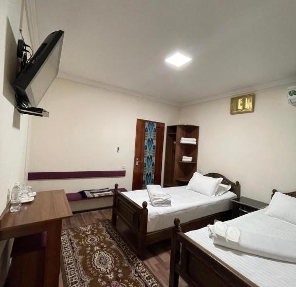 פנסיון Al Mansur