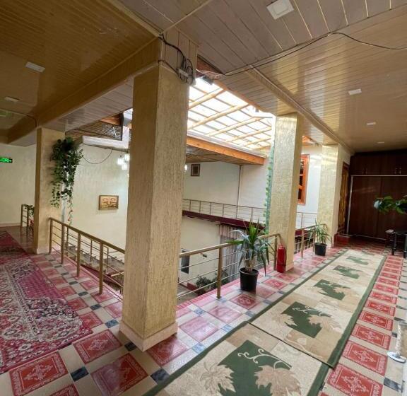 פנסיון Al Mansur