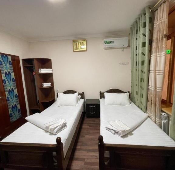 פנסיון Al Mansur