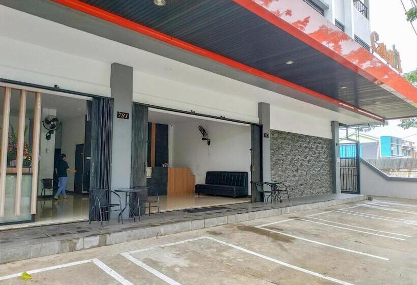 Пансион Cattail Guest House Pontianak