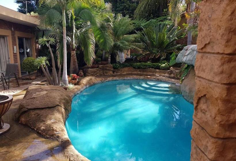 פנסיון Elegant Guesthouse Polokwane