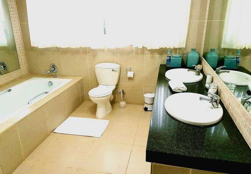 פנסיון Elegant Guesthouse Polokwane