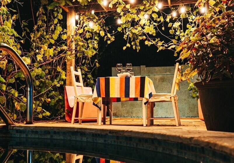 تختخواب و صبحانه Campito Loving