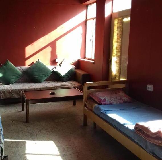 هتل Haroon Hostel