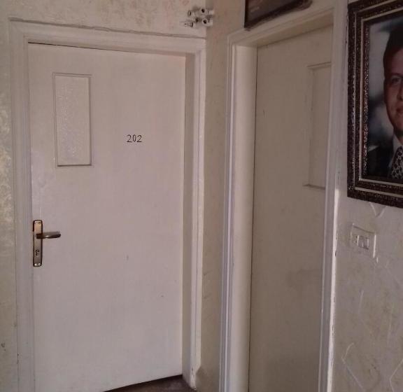 هتل Haroon Hostel