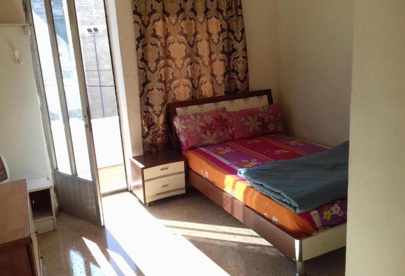 هتل Haroon Hostel