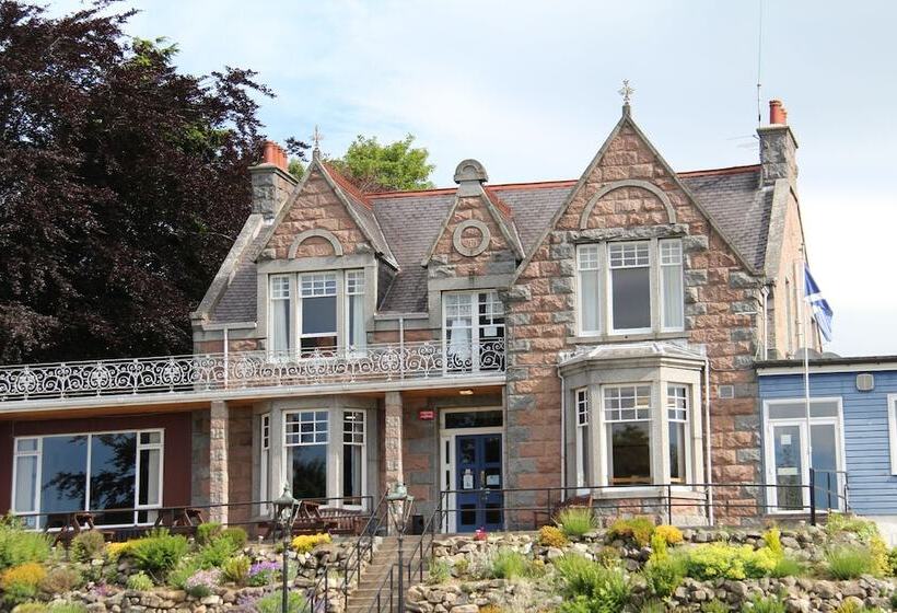 בית מלון כפרי Ravenswood Social Club