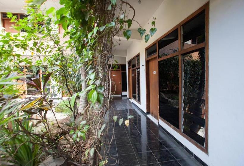 Hotel Reddoorz @ Panglima Sudirman Probolinggo