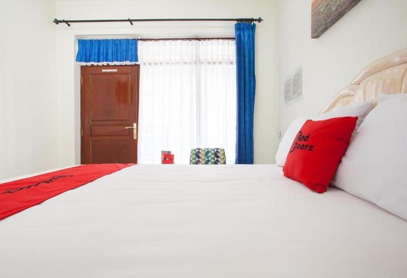 Hotel Reddoorz @ Panglima Sudirman Probolinggo