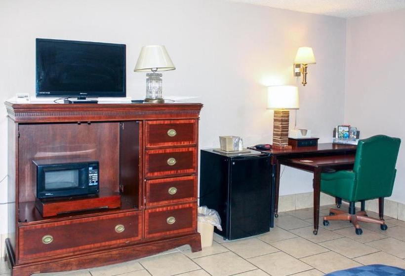 فندق على الطريق Toledo Town Inn