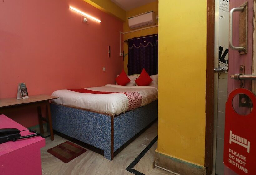 Oyo 27996 Hotel Green Park