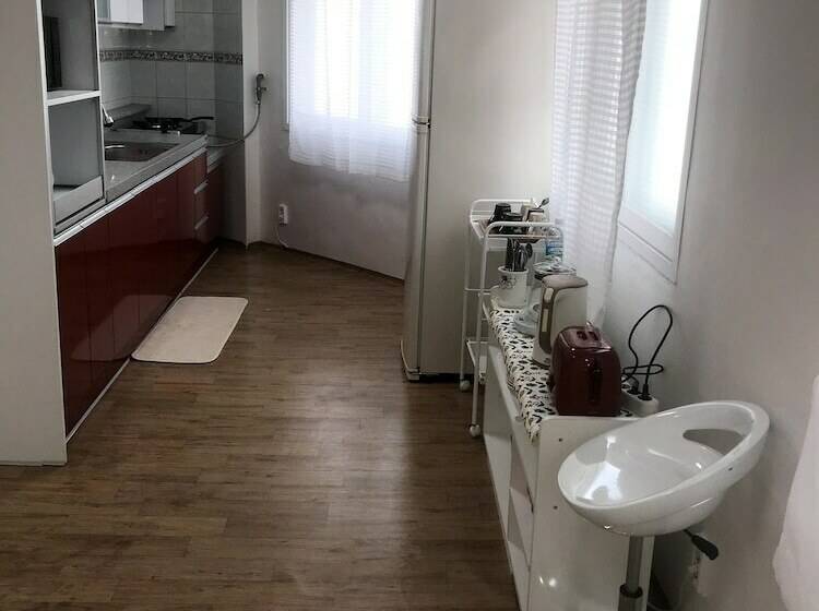 פנסיון Gwangju Songjeong Station Guesthouse   Hostel