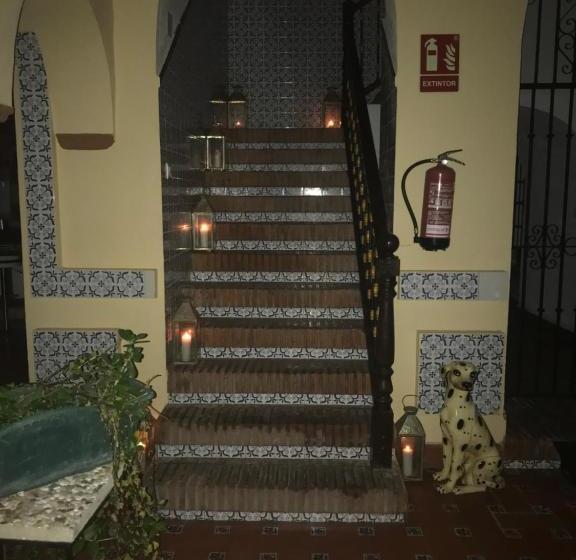 膳宿费 Hostal Fes