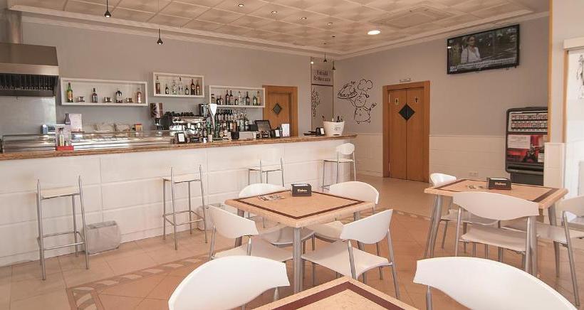 פנסיון Hostal Los Batallones