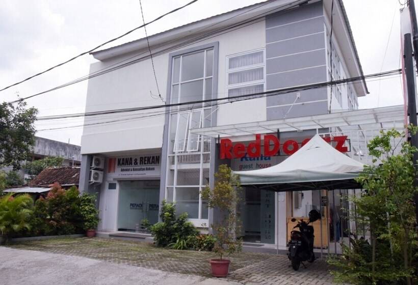 بنسيون Reddoorz Near Gor Satria Purwokerto