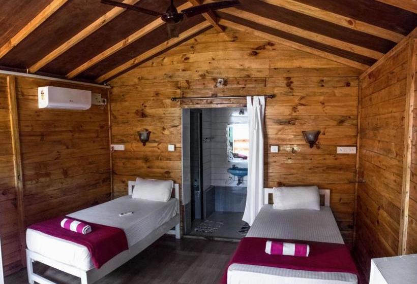 منتجع Anand Yoga Village