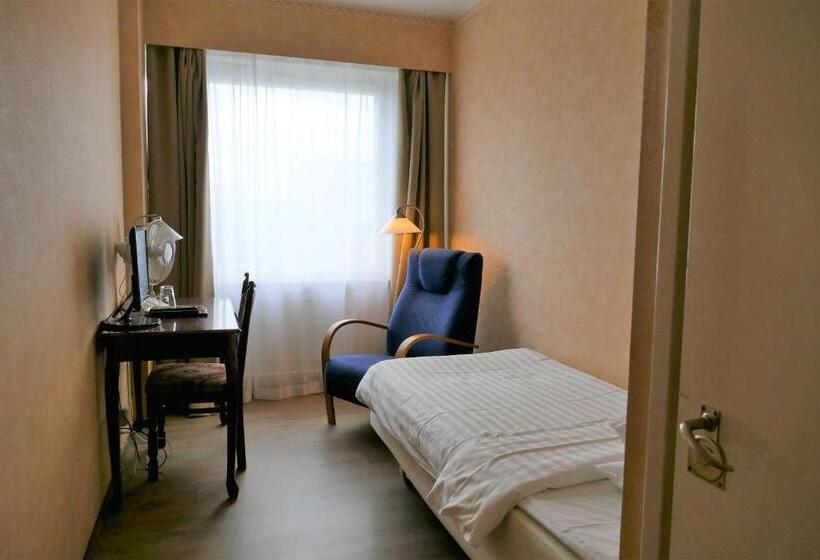 Общежитие Linnanpiha Bed & Breakfast