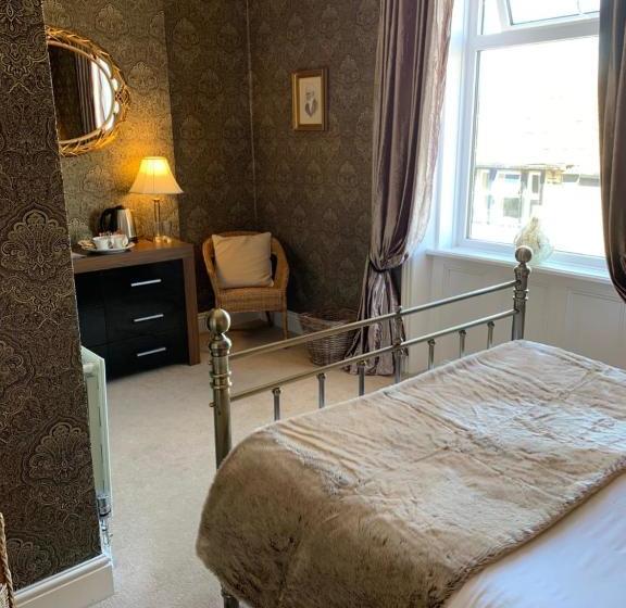 مبيت وإفطار No11 Bistrobar & Rooms