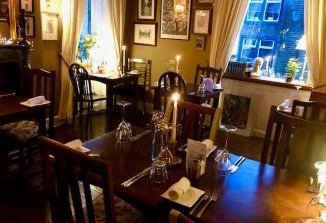 مبيت وإفطار No11 Bistrobar & Rooms