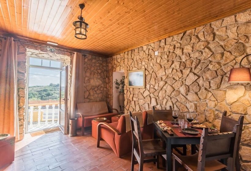 مبيت وإفطار Yey Atouguia Da Baleia