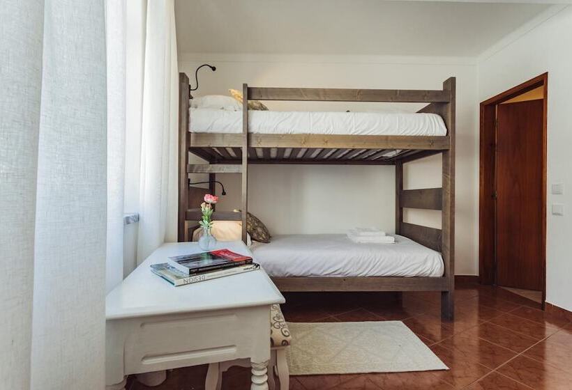 مبيت وإفطار Yey Atouguia Da Baleia