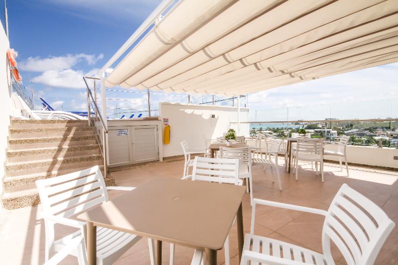 Отель Azure Lofts & Pool