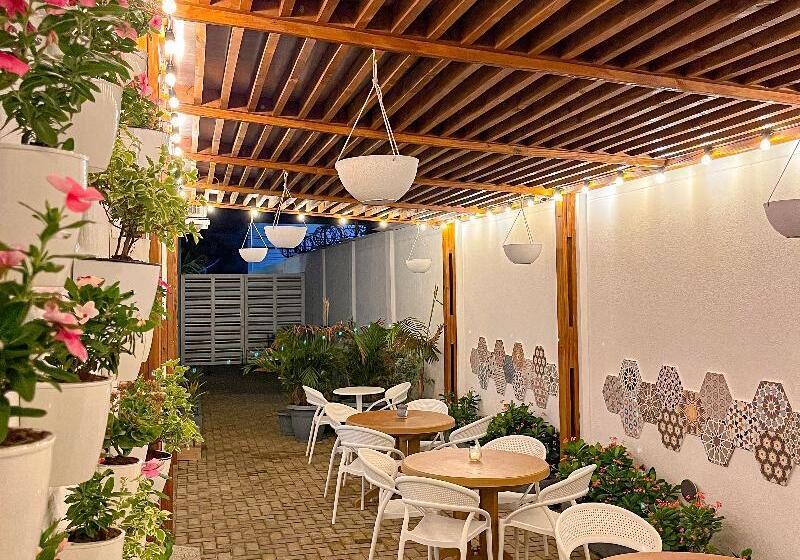 Отель Azure Lofts & Pool