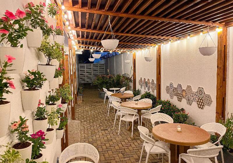 هتل Azure Lofts & Pool