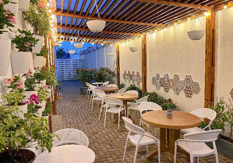 Отель Azure Lofts & Pool