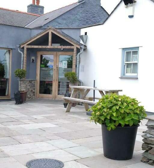 בית מלון כפרי Blas Mwy Black Lion B And B