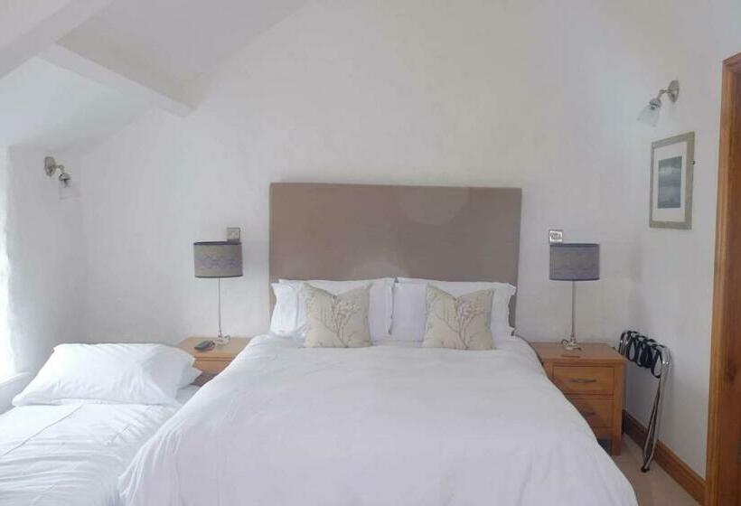 בית מלון כפרי Blas Mwy Black Lion B And B