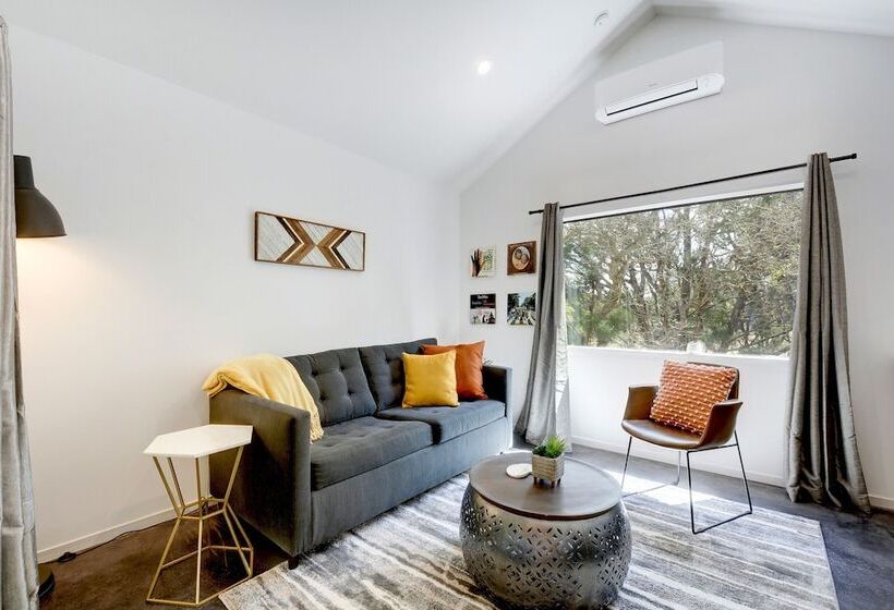 בית מלון כפרי Lucky Arrow Retreat  Dripping Springs