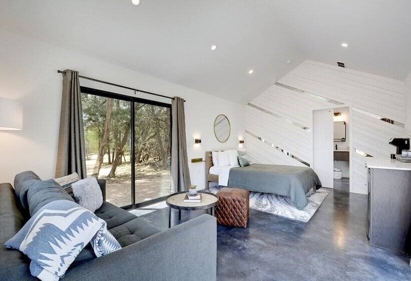 בית מלון כפרי Lucky Arrow Retreat  Dripping Springs