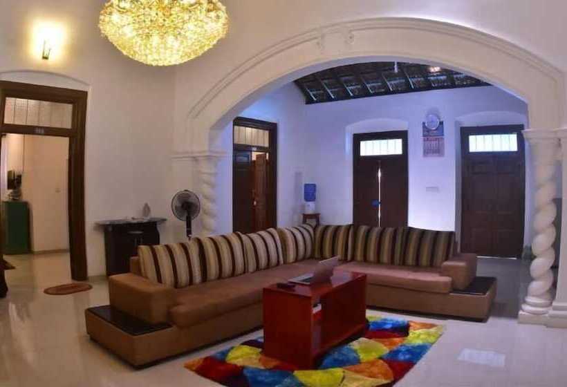 Отель Peninsula