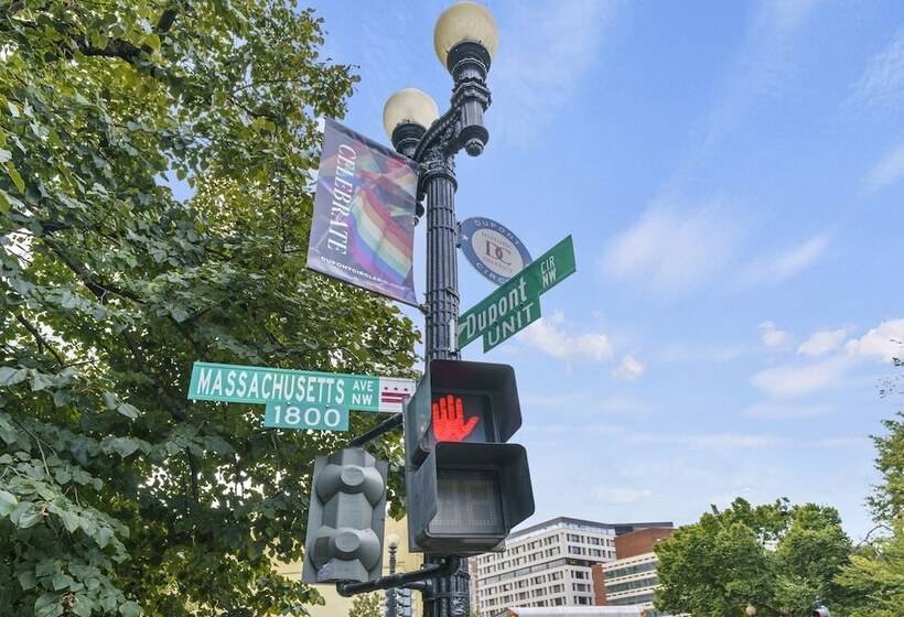 هتل Placemakr Dupont Circle