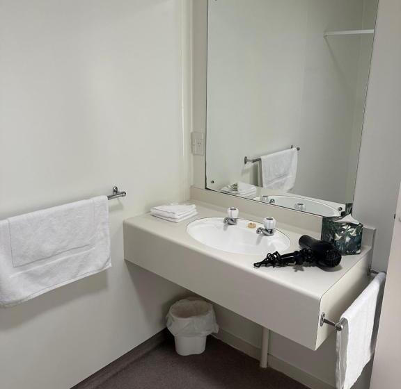 מוטל Helensborough Motor Inn