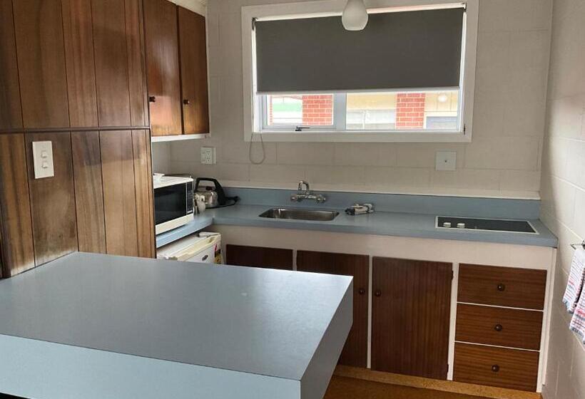 מוטל Helensborough Motor Inn