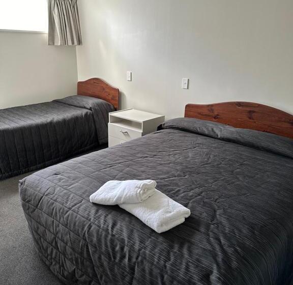 מוטל Helensborough Motor Inn