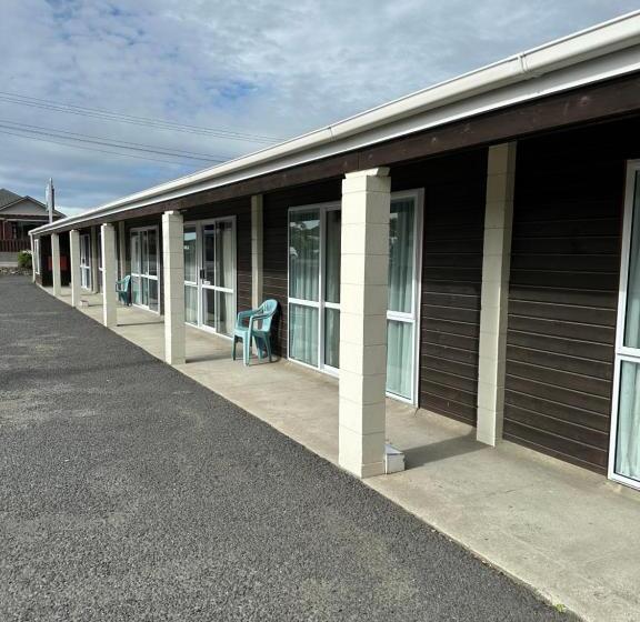 מוטל Helensborough Motor Inn